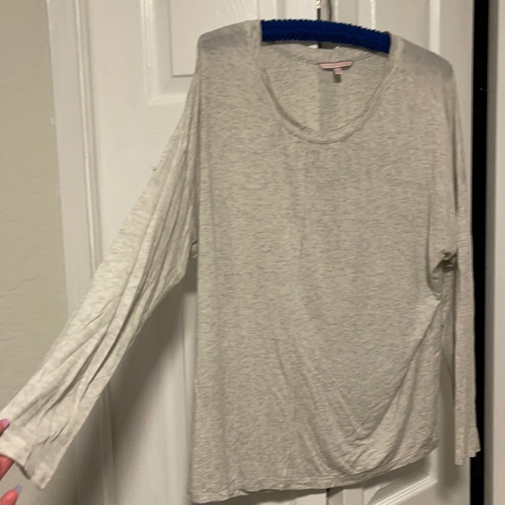 Victoria’s Secret soft light grey long sleeve tee